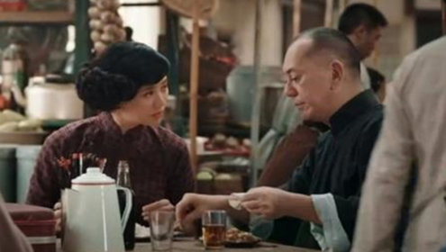 篮球队长被绑在器材室榨精剧照1